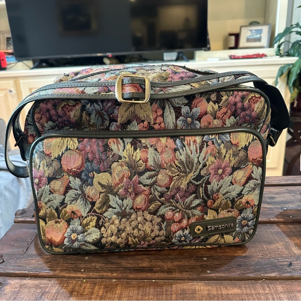 Vintage Samsonite Tapestry Overnight Weekender Floral Carry On Bag Luggage 14x11